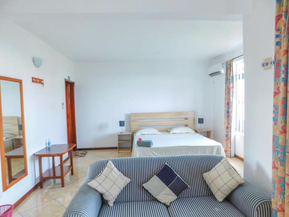 Tulsi Apartment & Studio La Gaulette Esterno foto